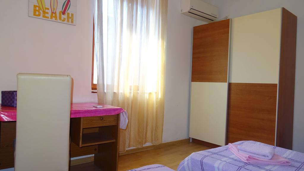 Apartments Eldi Split Exterior photo